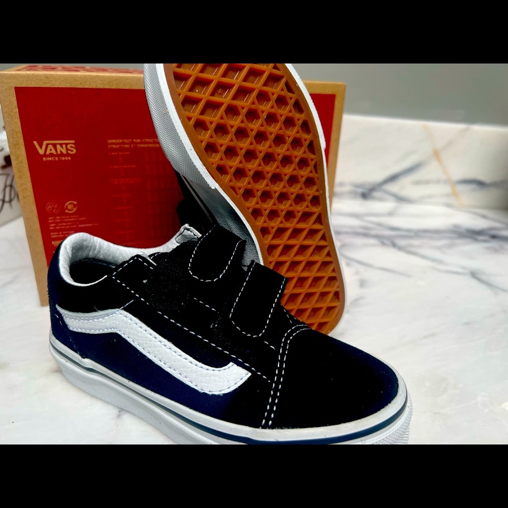 Toddler Vans size 11 Old Skool V strap on Velcro